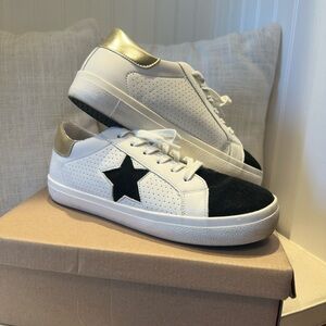 Steve Madden Black and White Sneakers